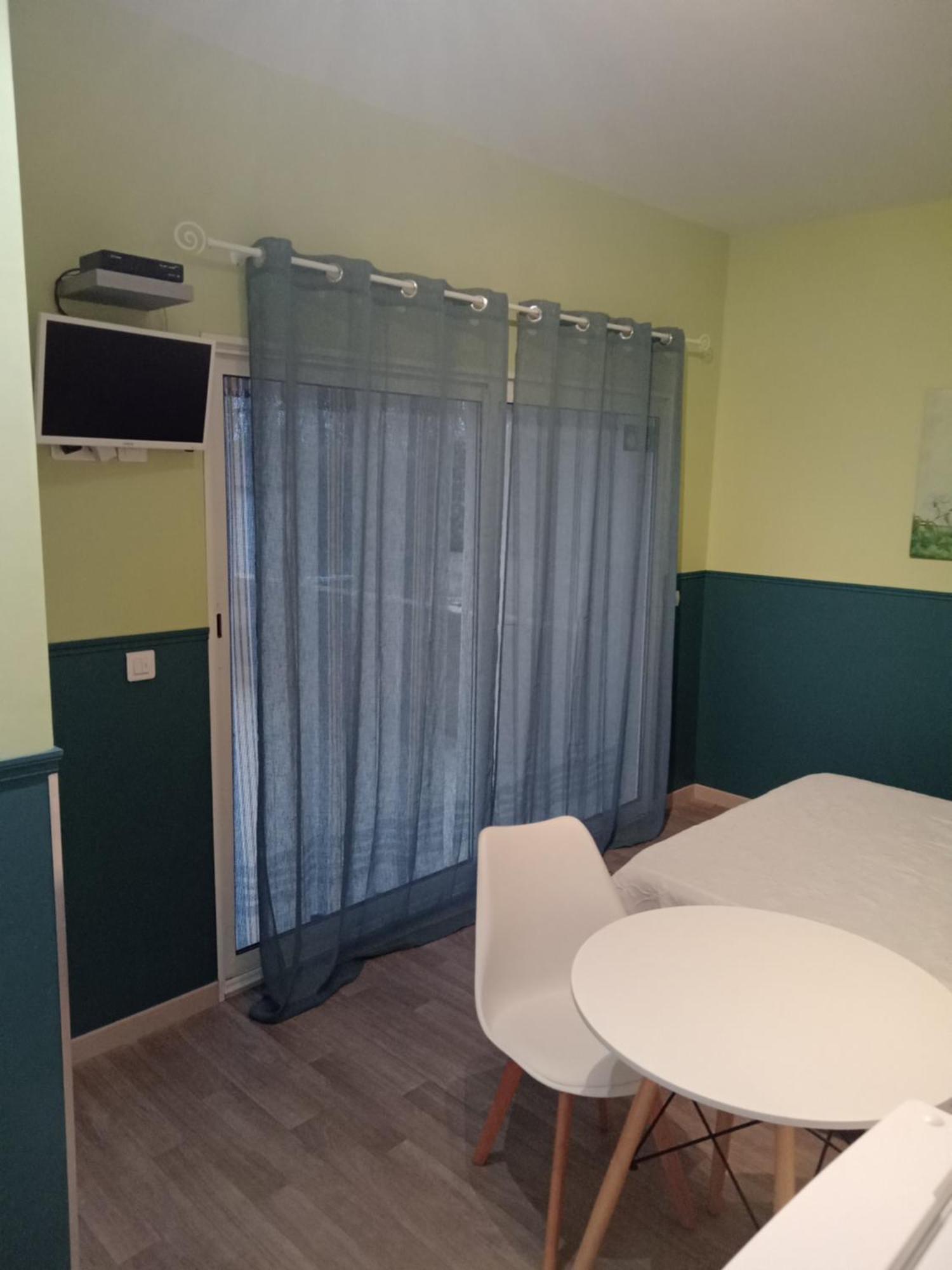Chez Lulu Hotel Saint-Saturnin-d'Apt Kültér fotó