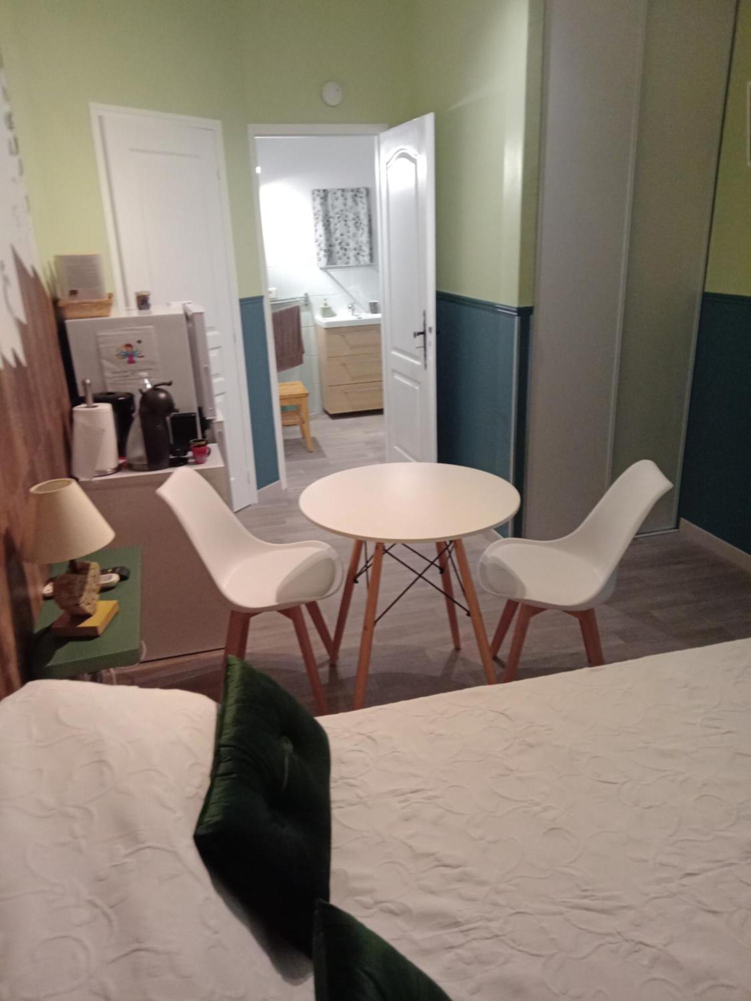 Chez Lulu Hotel Saint-Saturnin-d'Apt Kültér fotó