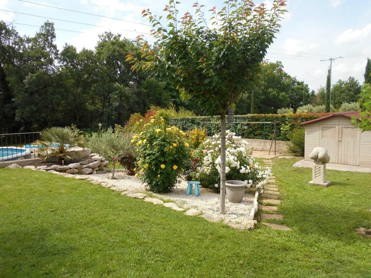 Chez Lulu Hotel Saint-Saturnin-d'Apt Kültér fotó